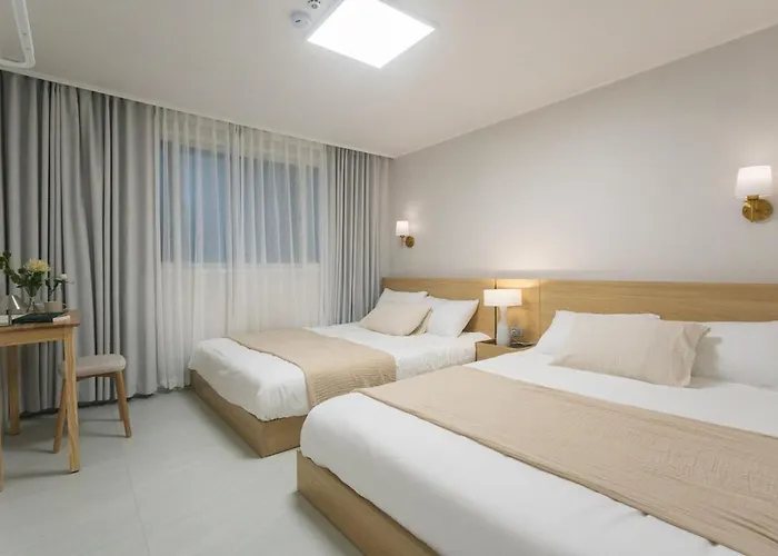 #2r3q1b #6people#4min Flat From Subway#luggage Storage#gangnam#plastic Surgery Villa *