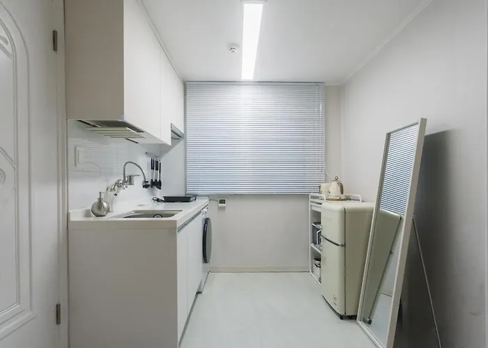 #2r3q1b #6people#4min Flat From Subway#luggage Storage#gangnam#plastic Surgery Villa Seoel