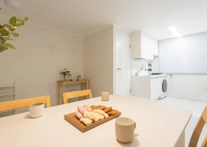 Villa #2r3q1b #6people#4min Flat From Subway#luggage Storage#gangnam#plastic Surgery *