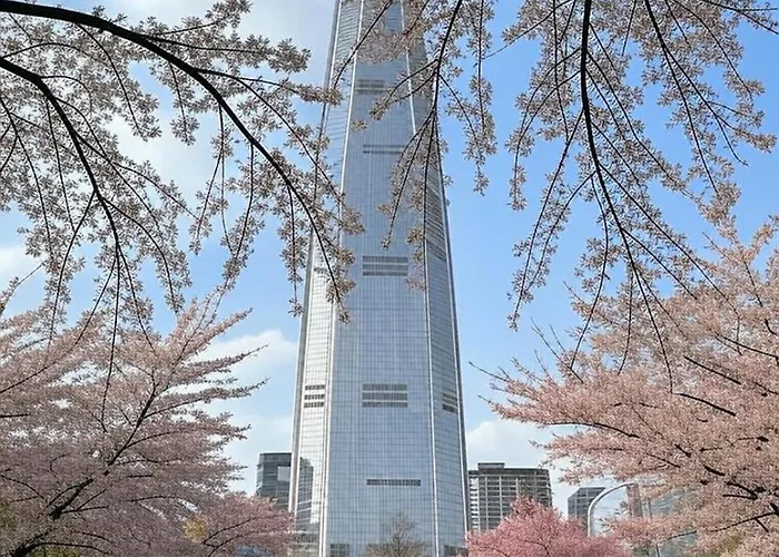#2r3q1b #6people#4min Flat From Subway#luggage Storage#gangnam#plastic Surgery *